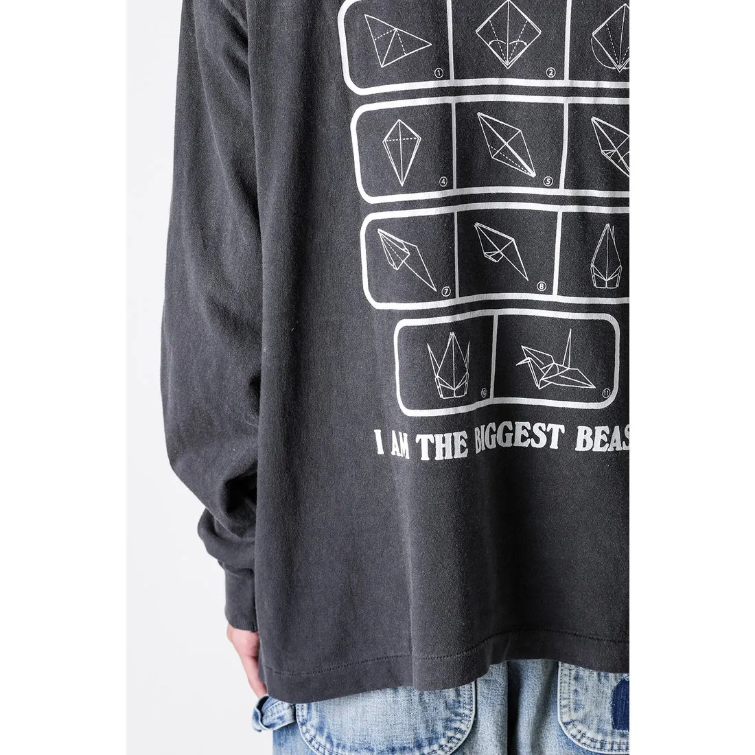 SAINT Mxxxxxx LS TEE/LOVE/BLK LOVE Love Thousand Paper Cranes distressed long sleeves with holes, washed black S-XL, look for cylindrical fabrics without side seams, don’t buy open ones anymore, boring Assute ready-made garments dyed, the whole piece is spray-painted and faded, the collar and cuffs are frayed, many places are worn, the original printing is restored/accessories are complete, with little angel anti-counterfeiting label